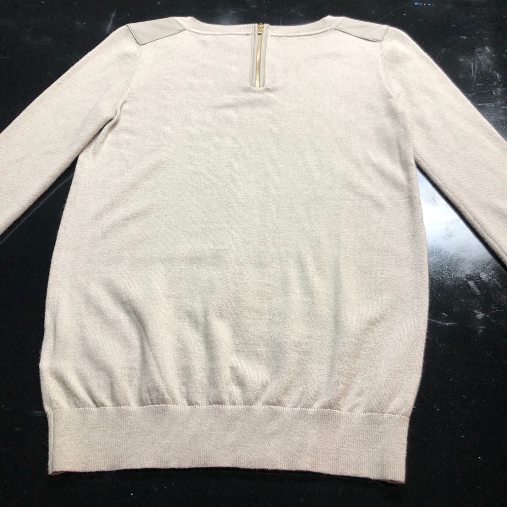 Tan sweater with leather shoulder detail Small - Picture 6 of 7